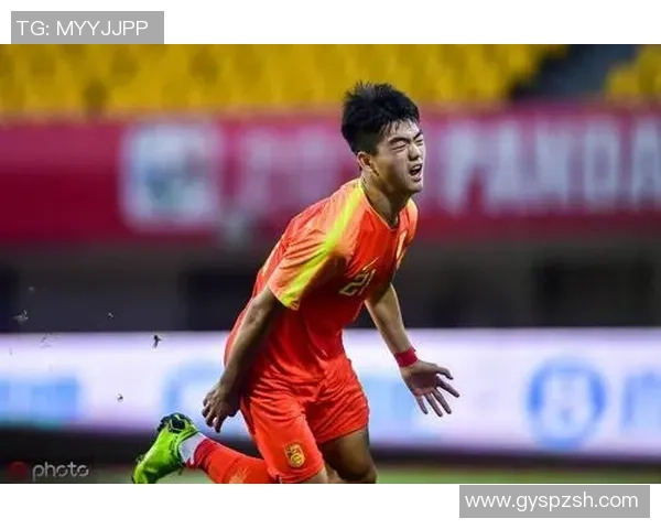克罗斯赞比塞克为顶级中卫其防守能力令对手畏惧不已